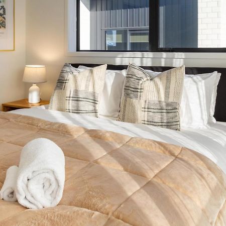 Walk To Riverside Market 4 Bed 4 Bath With Car Park Крайстчърч Екстериор снимка