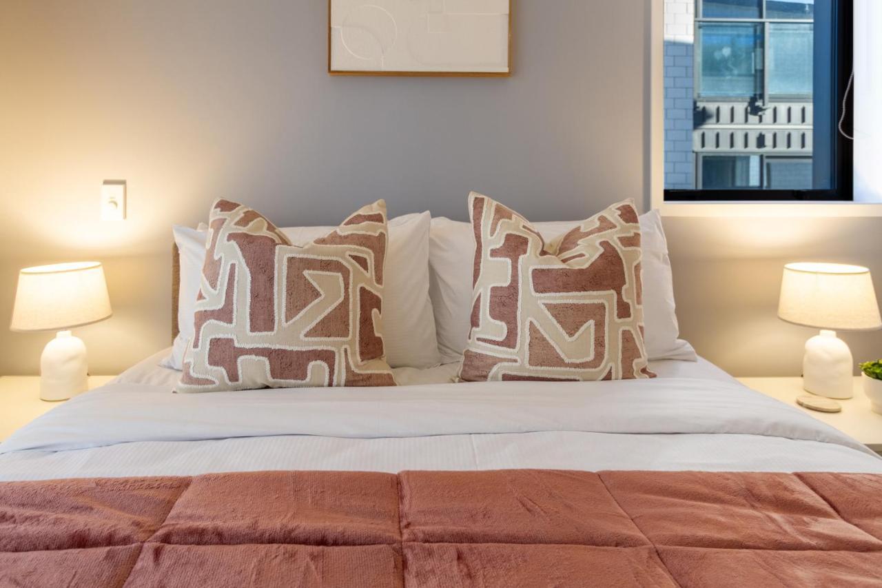 Walk To Riverside Market 4 Bed 4 Bath With Car Park Крайстчърч Екстериор снимка