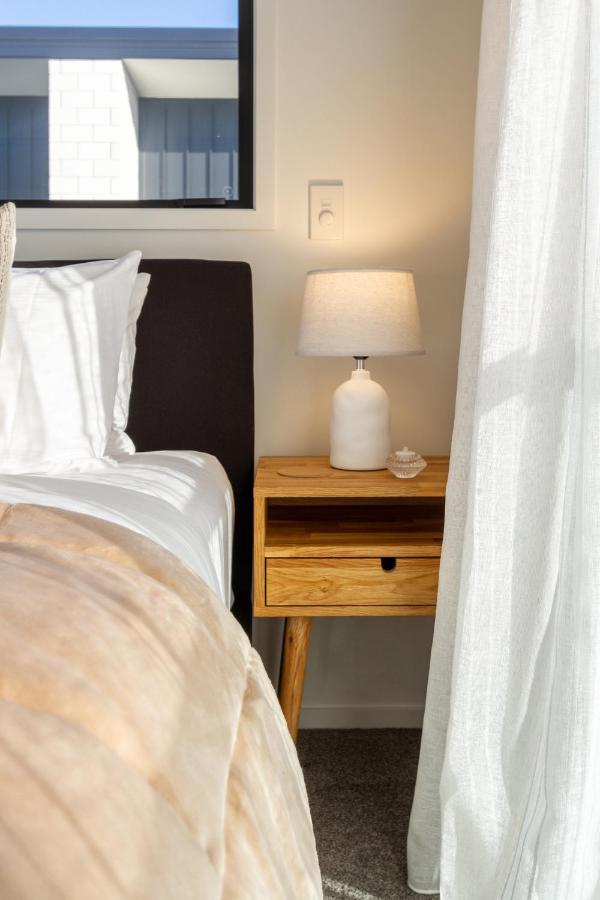 Walk To Riverside Market 4 Bed 4 Bath With Car Park Крайстчърч Екстериор снимка