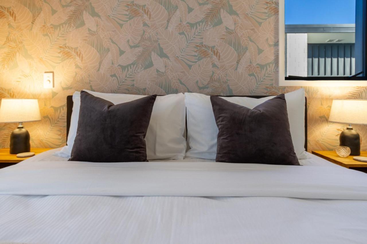 Walk To Riverside Market 4 Bed 4 Bath With Car Park Крайстчърч Екстериор снимка